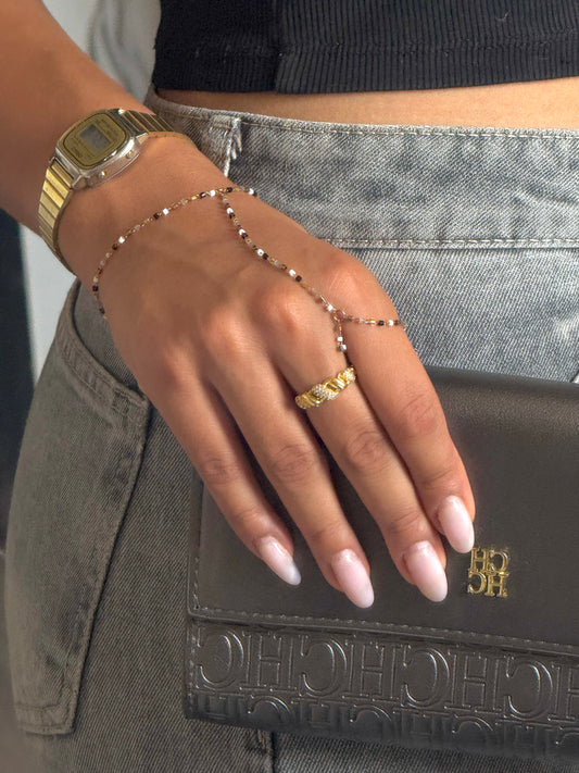Noir Hand chains