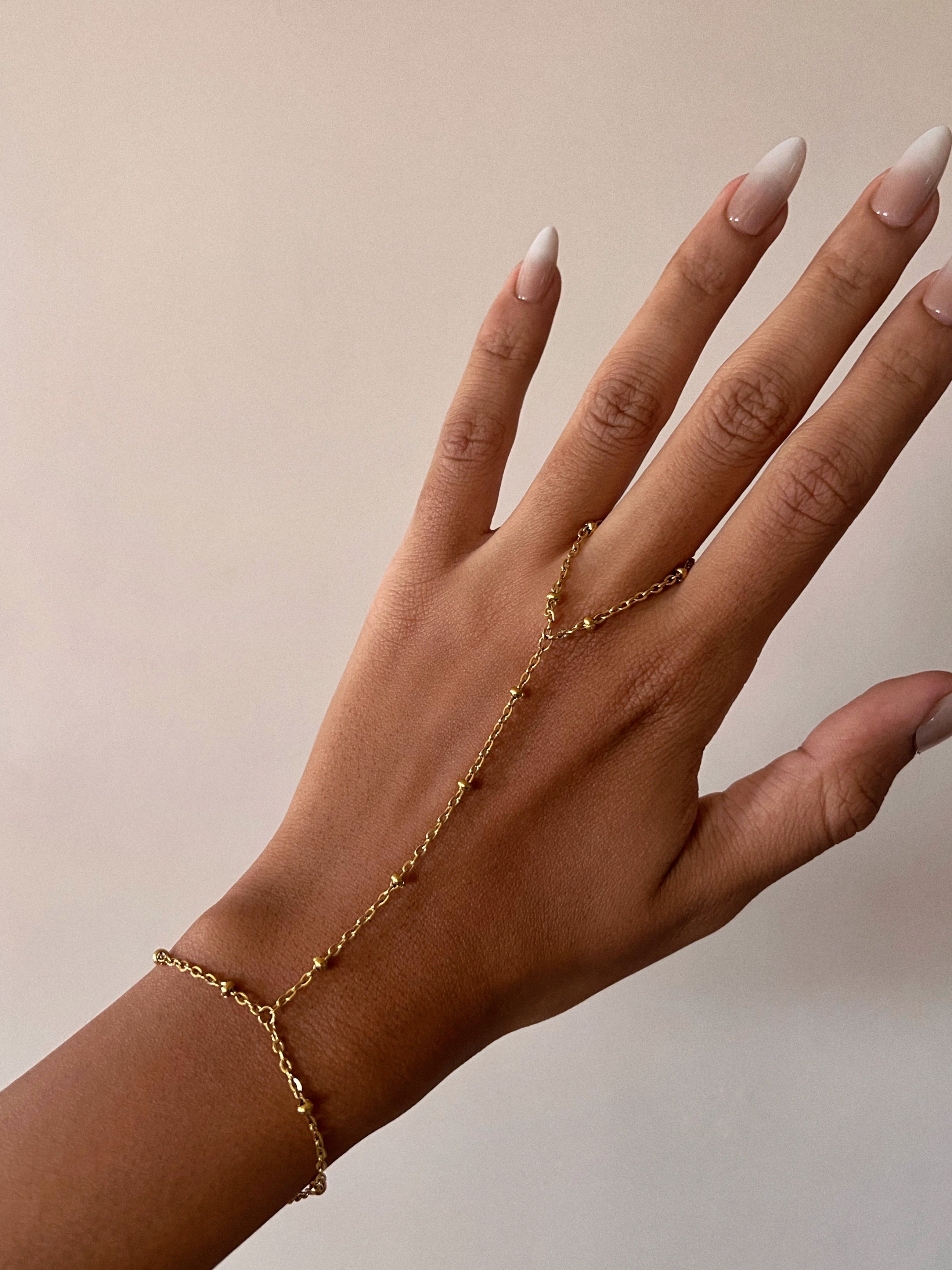 Gold hand chains – terra