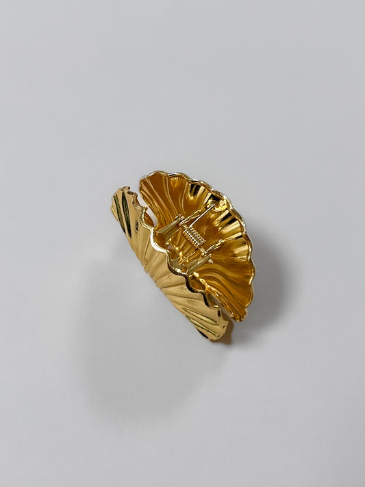 Shell clip